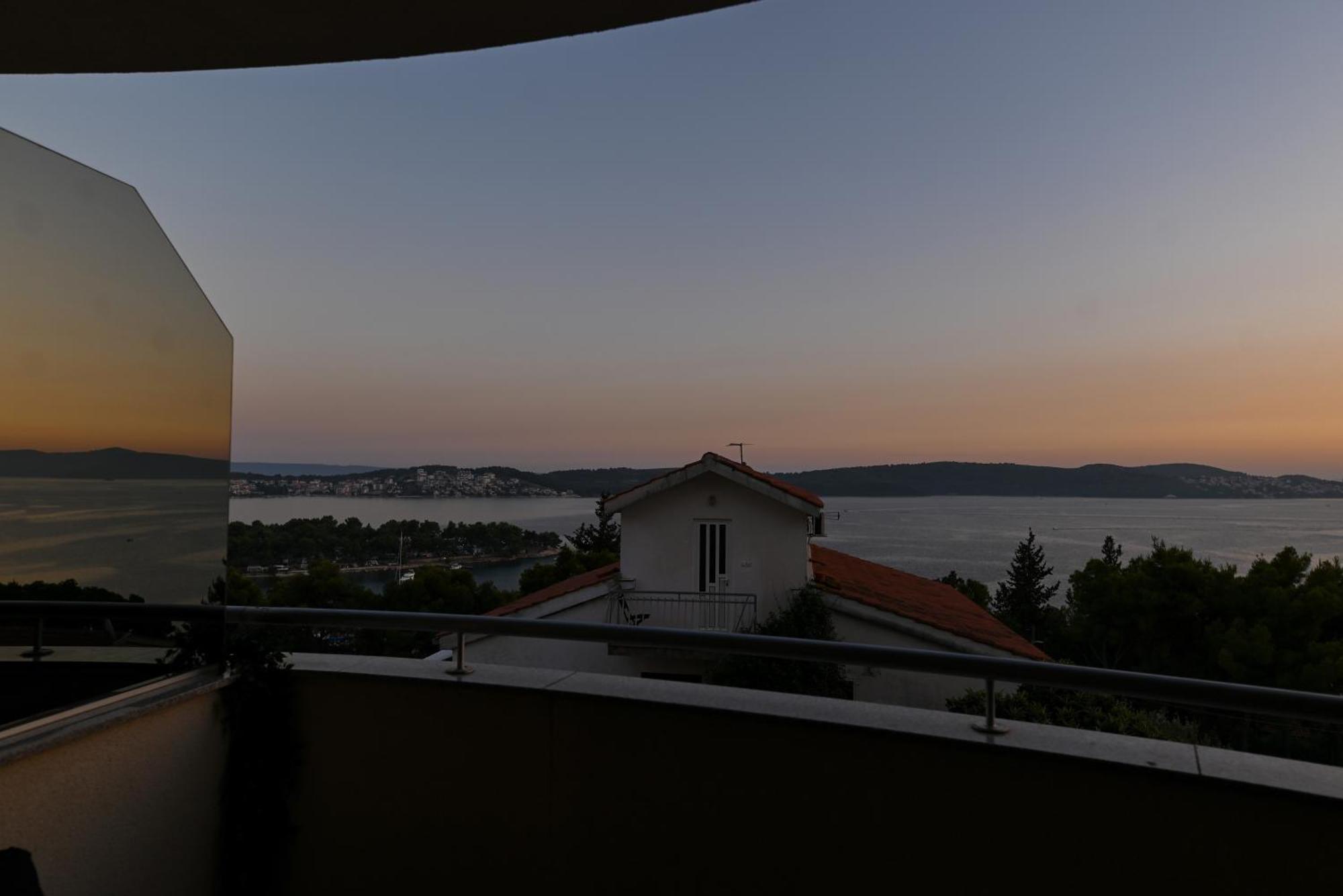 Sunny Place With Sea View Trogir Exteriér fotografie